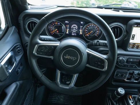 Used 2018 Jeep Wrangler Unlimited Sahara AWD/4WD image 24