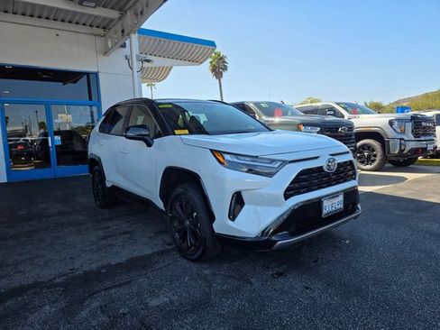 Used 2023 Toyota RAV4 XSE AWD/4WD image 3