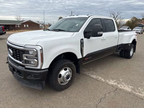 Used 2024 Ford F350 King Ranch w/ FX4 Off-Road Package image 3