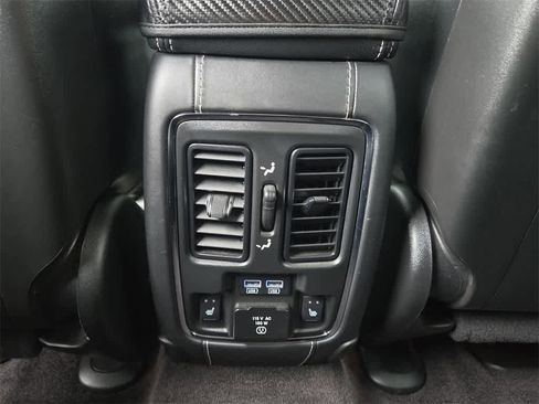 Used 2018 Jeep Grand Cherokee SRT image 13