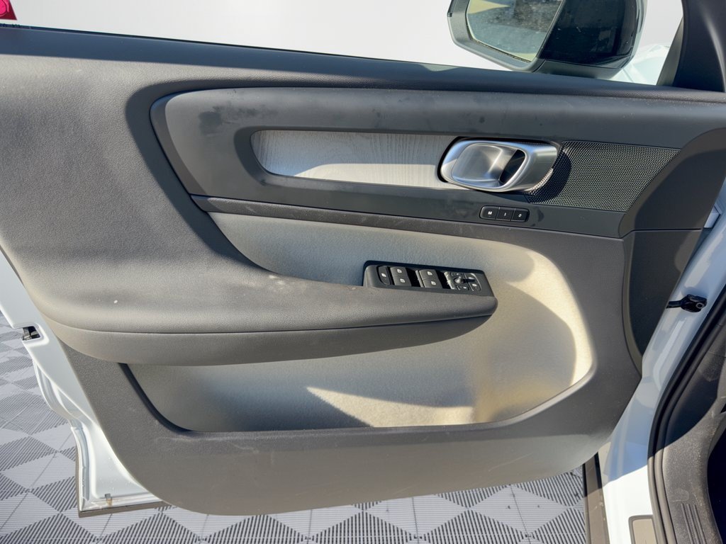Certified 2026 Volvo XC40 B5 Plus w/ Protection Package Premier AWD/4WD image 14