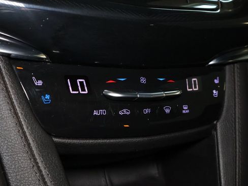 Used 2020 Cadillac XT6 Premium Luxury w/ Platinum Package AWD/4WD image 33