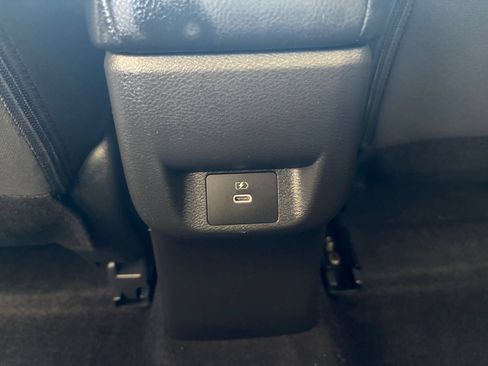 Used 2025 Nissan Versa SV FWD image 22