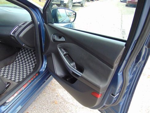 Used 2018 Ford Focus ST image 25