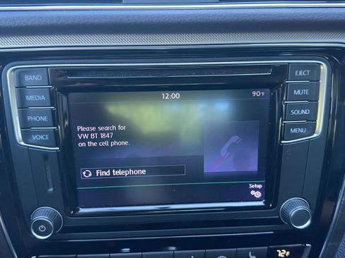 Used 2017 Volkswagen Passat 1.8T SE FWD image 23