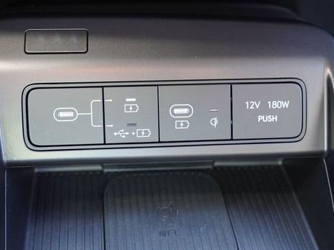 Used 2024 Hyundai Kona Limited image 29