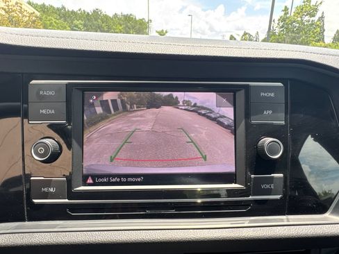 Used 2024 Volkswagen Jetta SE FWD image 28