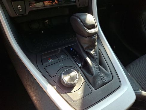 Certified 2021 Toyota RAV4 LE AWD/4WD image 14