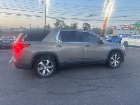 Used 2018 Chevrolet Traverse LT AWD/4WD image 12