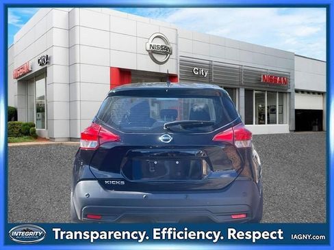 Certified 2020 Nissan Kicks S image 6