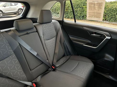 Used 2025 Toyota RAV4 XLE image 38