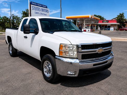Used 2009 Chevrolet Silverado 2500 W/T AWD/4WD image 6