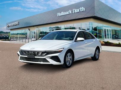 Used 2025 Hyundai Elantra SE w/ Cargo Package