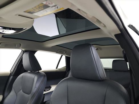 Used 2023 Lexus RZ 450e Premium image 16