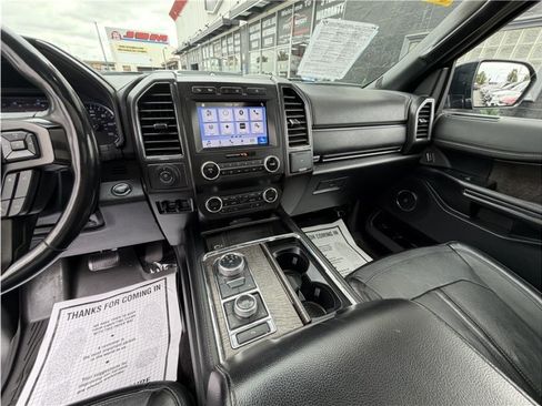 Used 2019 Ford Expedition Limited w/ Equipment Group 301A AWD/4WD image 37