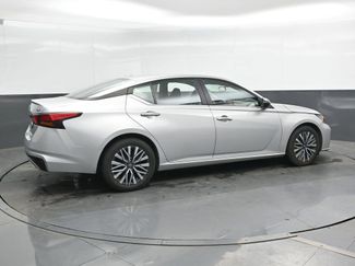 Used 2024 Nissan Altima 2.5 SV FWD video 2