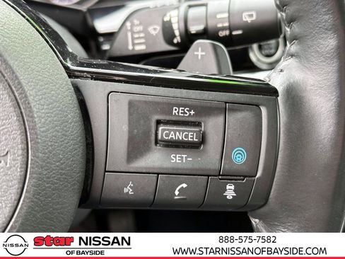 Certified 2024 Nissan Pathfinder SL w/ Black Appearance Package image 30