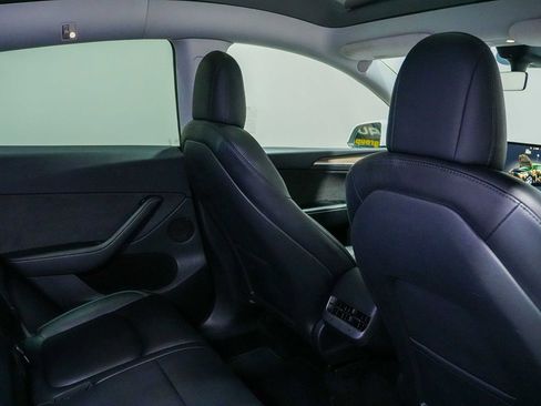 Used 2022 Tesla Model Y Long Range AWD/4WD image 21