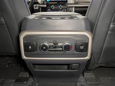 Used 2024 Ford Expedition Max XLT image 27