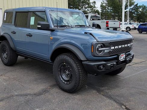 New 2025 Ford Bronco Badlands image 11