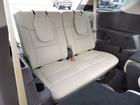 Certified 2020 Ford Explorer Platinum w/ Premium Technology Package image 34