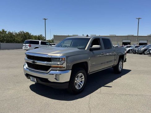 Used 2017 Chevrolet Silverado 1500 LT w/ High Desert Package AWD/4WD image 5