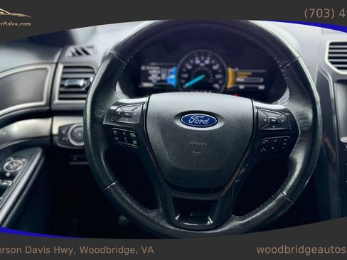 Used 2018 Ford Explorer XLT w/ Equipment Group 202A AWD/4WD image 21