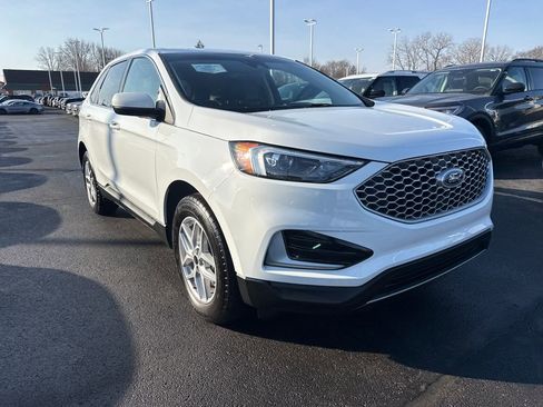 Used 2024 Ford Edge SEL image 4