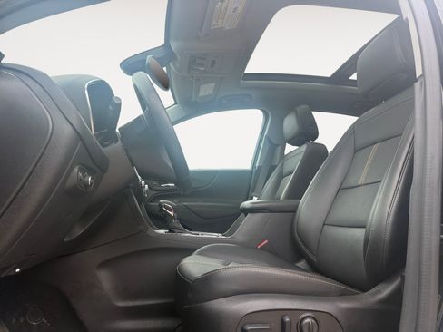 Used 2024 Chevrolet Equinox Premier AWD/4WD image 9