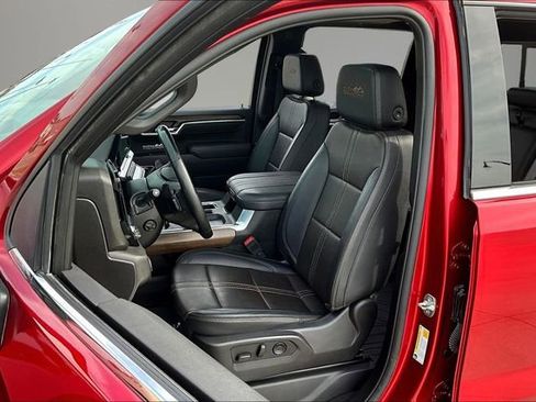 Used 2025 Chevrolet Silverado 1500 High Country w/ High Country Premium Package AWD/4WD image 21