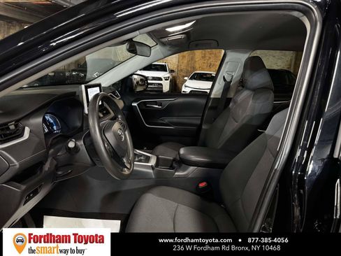 Certified 2025 Toyota RAV4 XLE AWD/4WD image 17