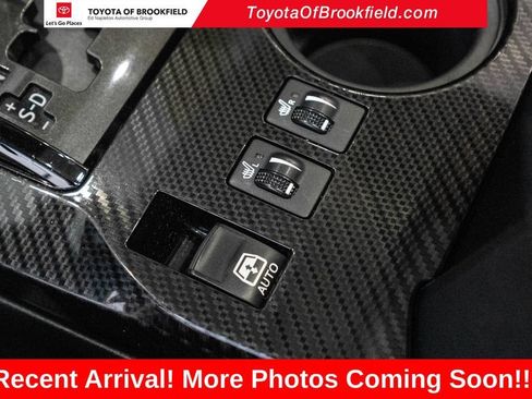 Used 2018 Toyota 4Runner TRD Off-Road Premium AWD/4WD image 24