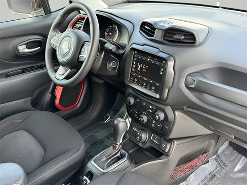 Used 2023 Jeep Renegade Trailhawk image 6