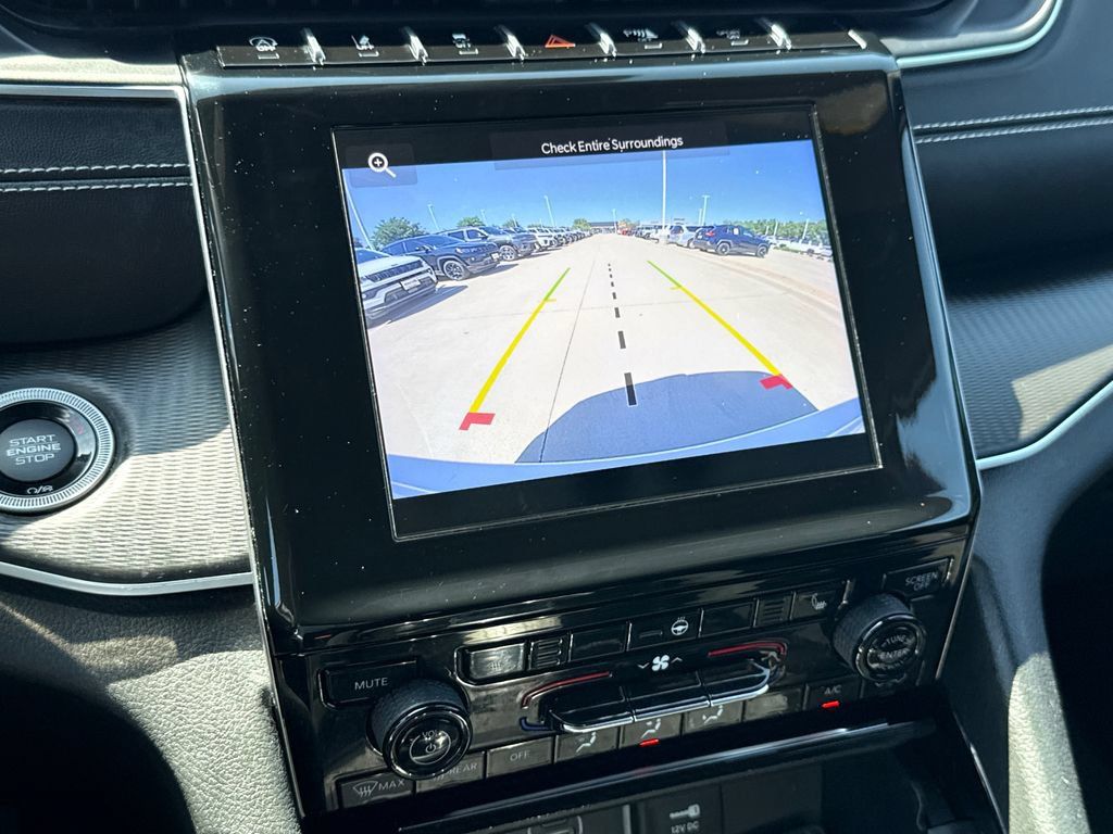 Used 2023 Jeep Grand Cherokee Altitude RWD image 24