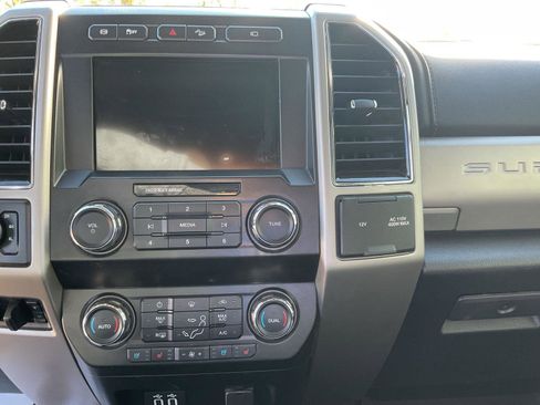 Used 2019 Ford F250 Lariat w/ Lariat Value Package image 16