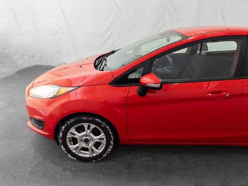 Used 2015 Ford Fiesta SE image 3