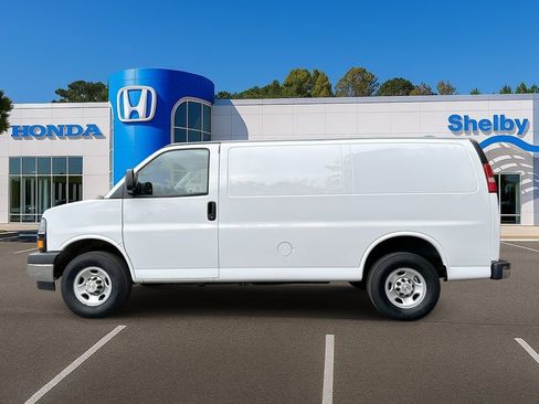 Used 2024 Chevrolet Express 2500 w/ Driver Convenience Package image 5