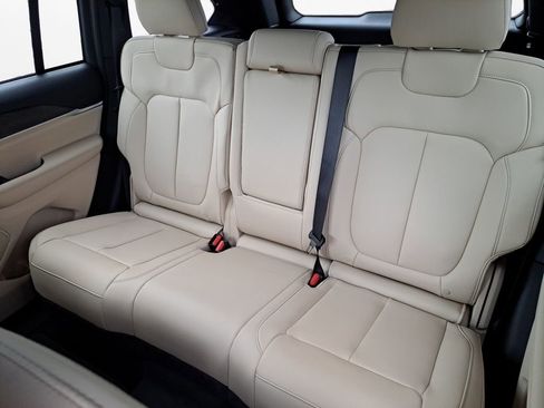 New 2025 Jeep Grand Cherokee Limited image 22