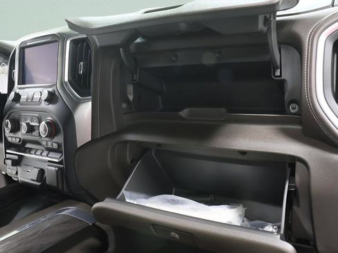 Used 2019 Chevrolet Silverado 1500 LTZ w/ LTZ Convenience Package AWD/4WD image 31