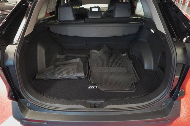 Certified 2022 Toyota RAV4 XLE Premium AWD/4WD image 38