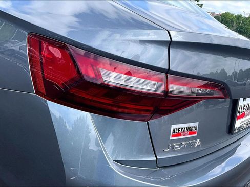 Used 2024 Volkswagen Jetta SE FWD image 27