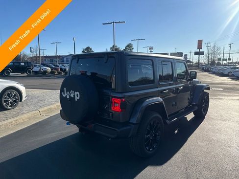 Used 2022 Jeep Wrangler Unlimited Sahara w/ Cold Weather Group image 5