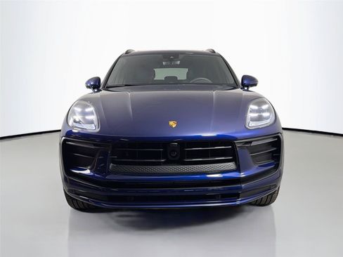 Certified 2026 Porsche Macan AWD/4WD image 10