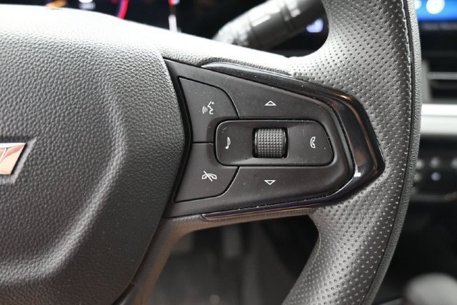 Used 2024 Chevrolet Trax LT FWD image 23