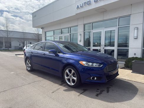 Used 2013 Ford Fusion SE image 1