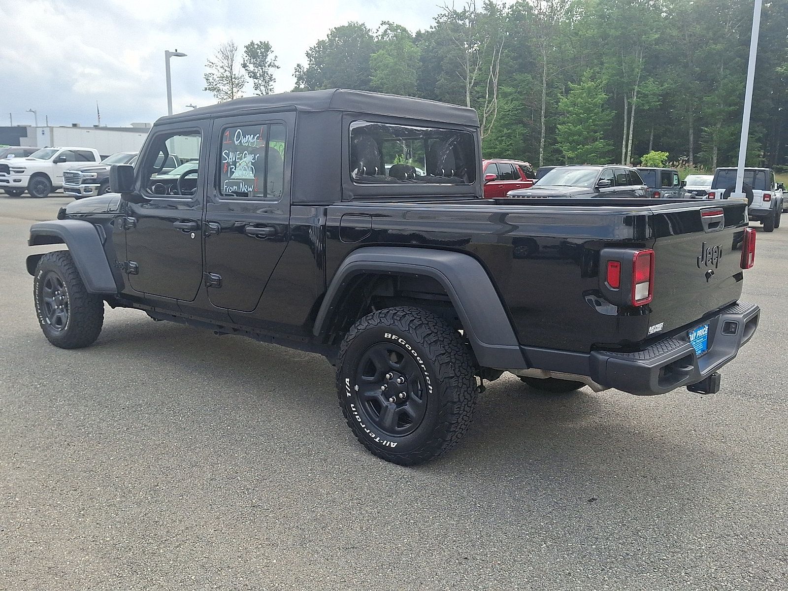 Used 2023 Jeep Gladiator Sport AWD/4WD image 4