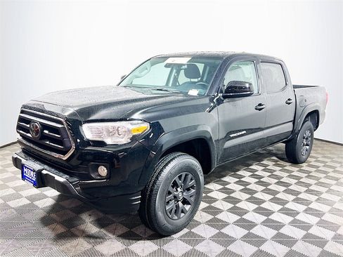 Certified 2023 Toyota Tacoma SR5 image 4