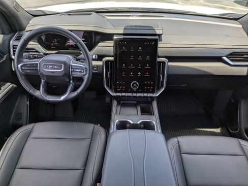 Used 2026 GMC Acadia Elevation w/ Elevation Premium Package FWD image 17