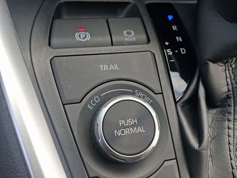 Used 2023 Toyota RAV4 XLE w/ Convenience Package image 24