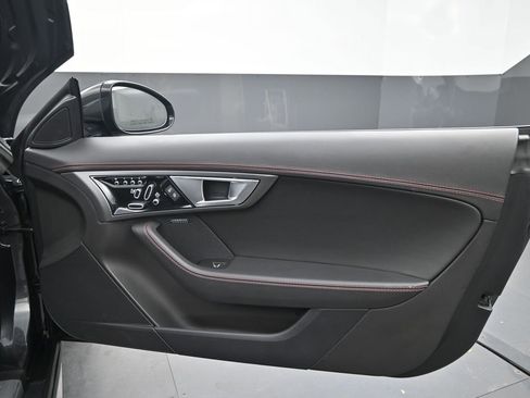 Used 2017 Jaguar F-TYPE R image 9